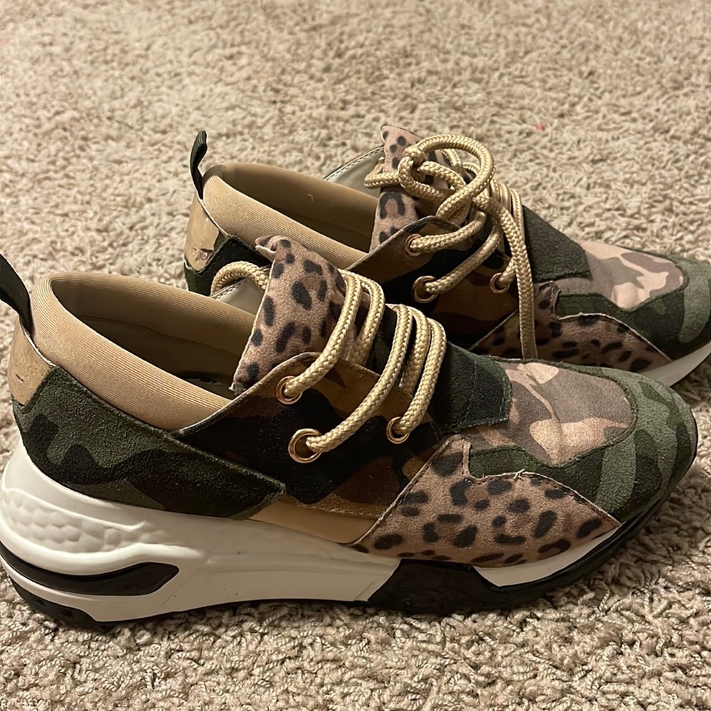 Steve Madden sneakers
